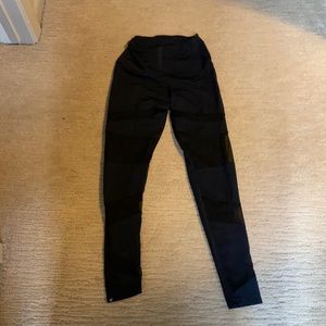 Onzie flow leggings m/l mesh throughout the leg